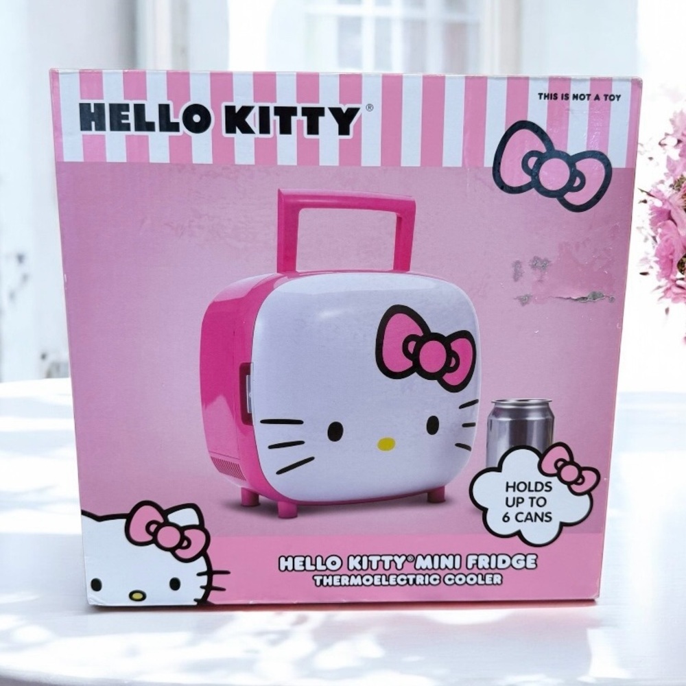 NEW IN BOX Hello Kitty Mini Fridge By Sanrio